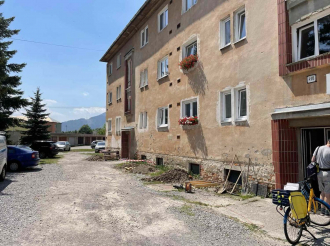 Dom s neprehliadnuteľnými lodžiami: s obnovou súhlasili úplne všetci